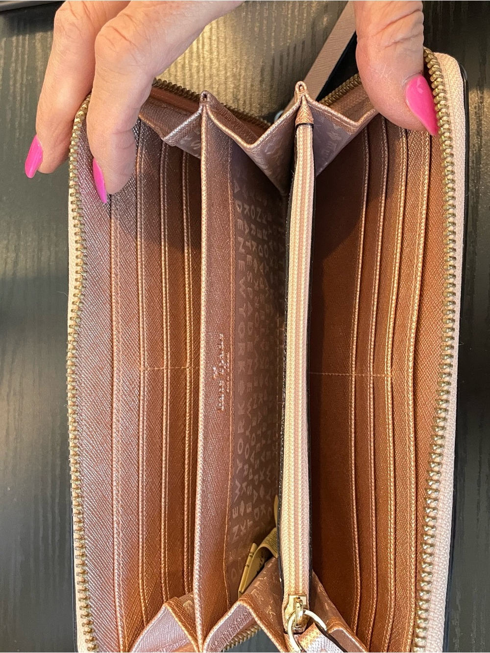 š„KATE SPADEš„Rose Gold Zip Around Wallet - Picture 4 of 4